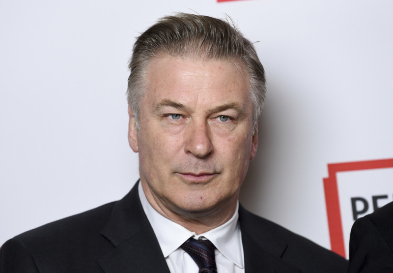 Así fue la emotiva reacción de Alec Baldwin tras conocer la decisión del juez (+Video)