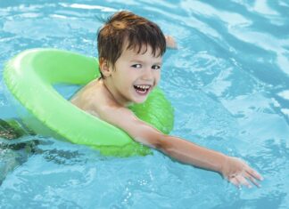 Beneficios de la natación para personas con autismo (TEA)
