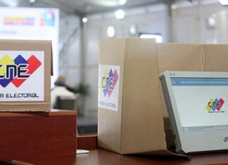 CNE: Instalan mesas electorales en centros de votación del país