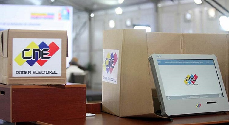 CNE: Instalan mesas electorales en centros de votación del país