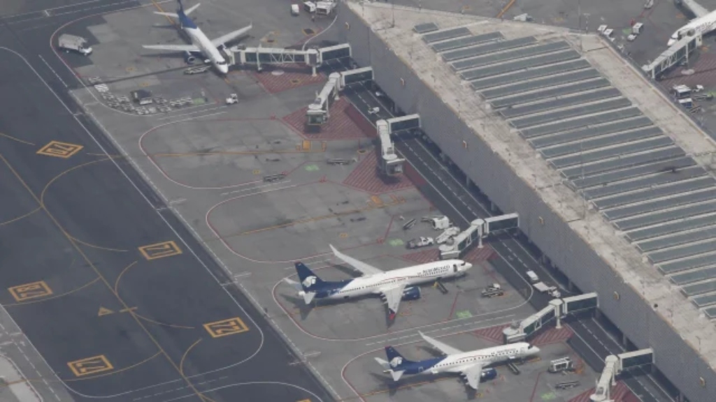 Aerolíneas estadounidenses reanudan vuelos tras falla tecnológica