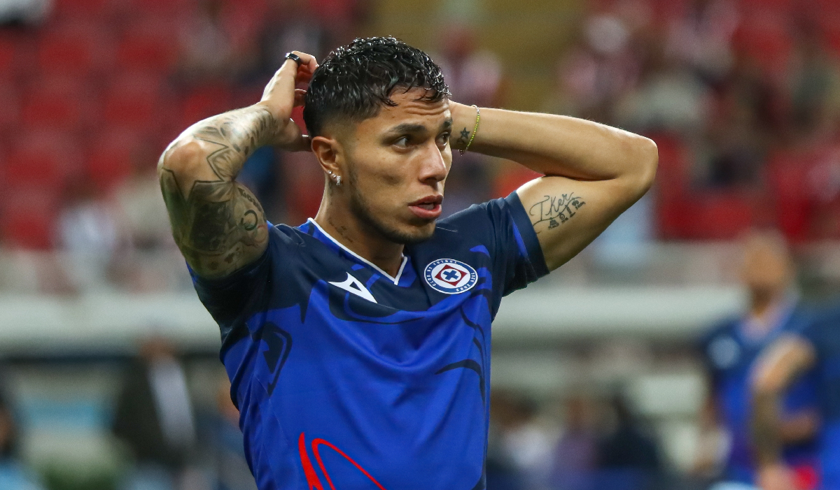 This is the case of Mexican footballer Carlos Salcedo regarding the death of his sister