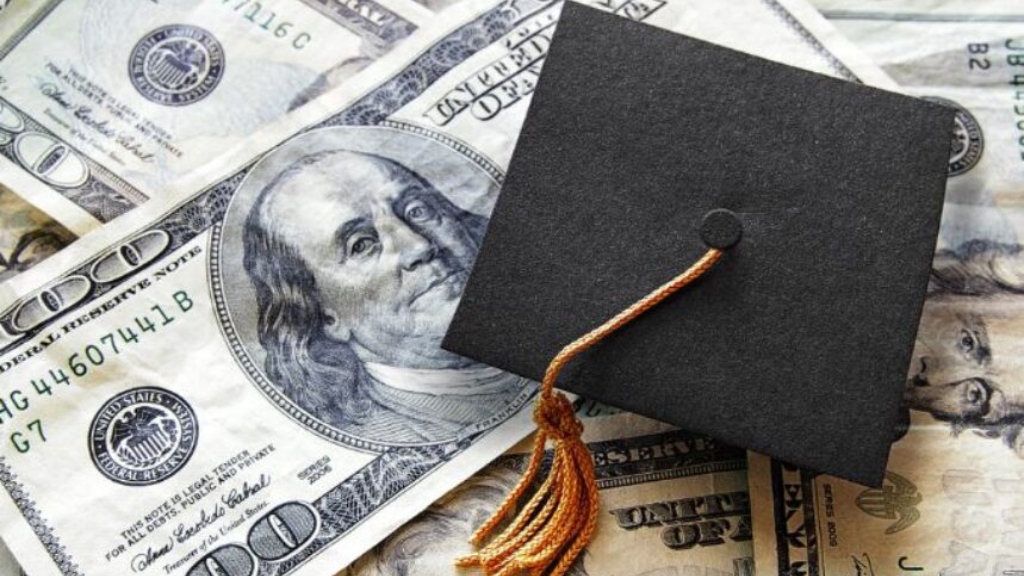 EEUU | Conoce el plan de reducción de hasta $20.000 para egresados con deudas estudiantiles (+Detalles)