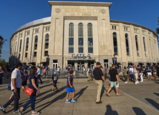 EEUU | Detenidos ocho hombres a las afueras del Yankee Stadium: Esto pasó