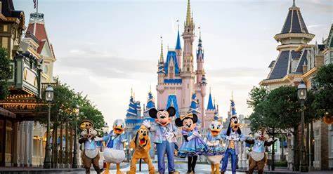 Trabajadores de Disney exigen 