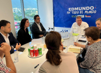AHORA: Edmundo González se reúne con observadores internacionales