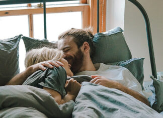 Este método ayuda a las parejas a mejorar su calidad del sueño