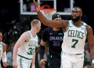 Boston Celtics renueva a todos sus titulares