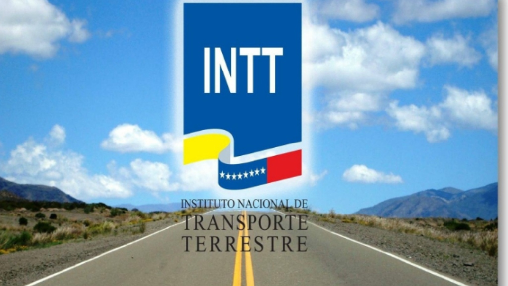 Sepa cómo obtener el certificado de registro y placas a vehículos en el INTT