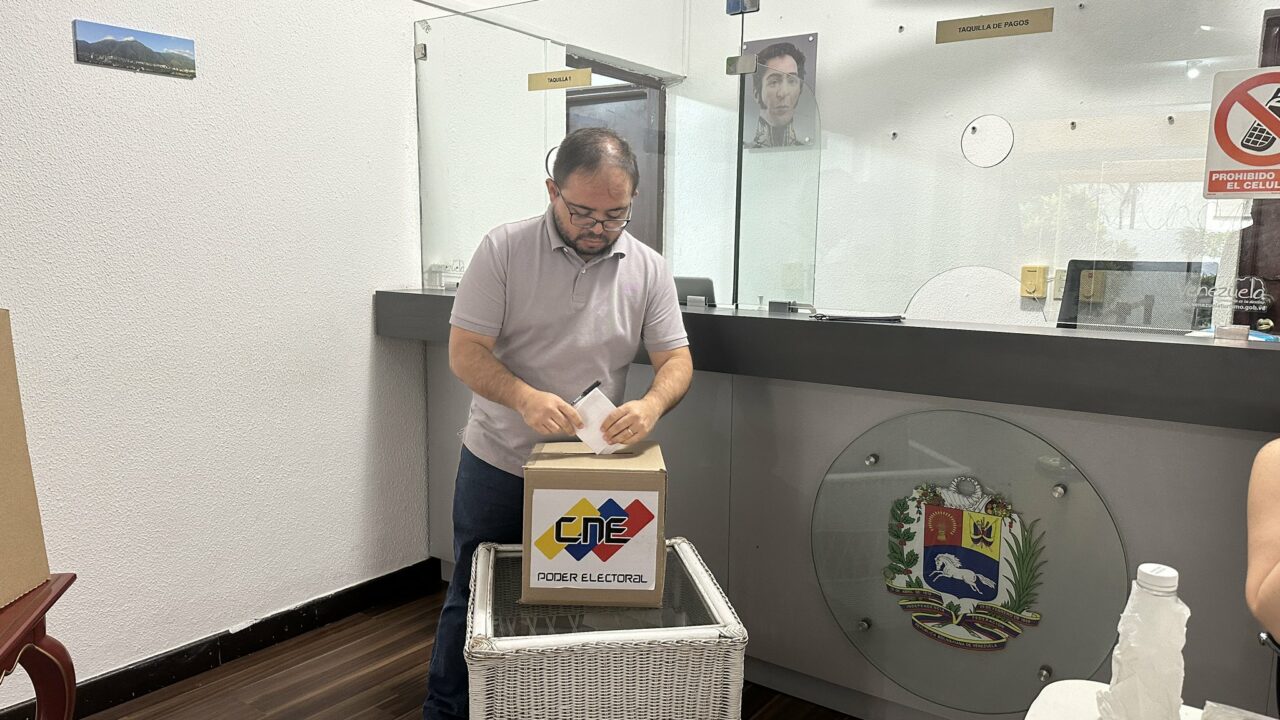 República Dominicana | Reportan normalidad en jornada electoral para venezolanos