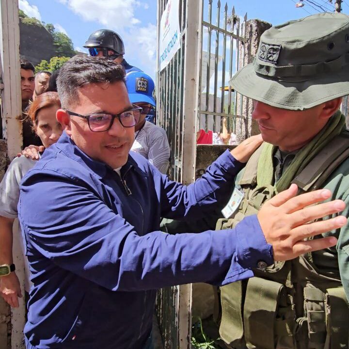 Nahum Fernández recorrió centros electorales en Caracas (+Video)