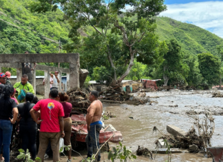 Maduro monitorea situación en Sucre tras el paso del huracán Beryl (+Detalles)