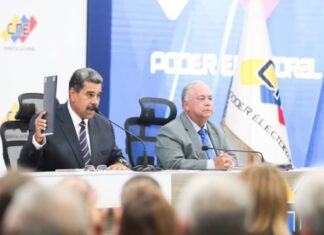Maduro solicitará al CNE convocar a elecciones en circuitos comunales (+Detalles)