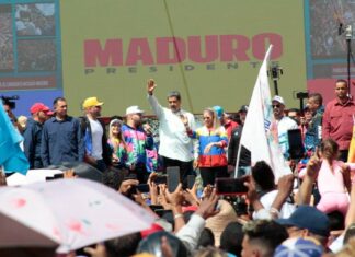 Maduro aprueba plan para reurbanizar barrio de Petare