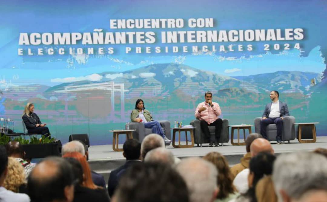 Maduro sostuvo encuentro con observadores internacionales y cuerpo diplomático