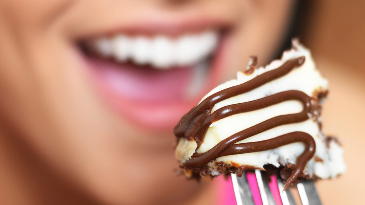 Expertos señalan por qué comemos dulce cuando estamos triste