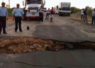 Habilitan vía alterna en Falcón tras colapso del puente Paso Nuevo