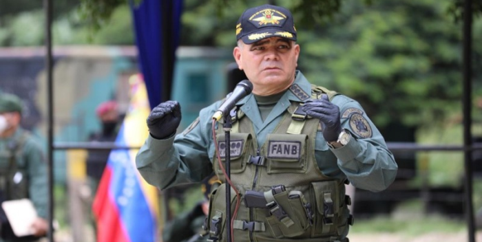 Vladimir Padrino López envía mensaje a las fuerzas políticas del país