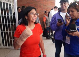 Delcy Rodríguez tras votar: El consenso más importante es la paz y la democracia