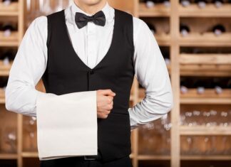 Texas busca camarero que hable español y ofrece $80 por hora (+Requisitos)