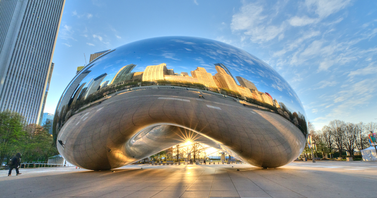 Cloud Gate: un espejo al cielo de Chicago en forma de escultura