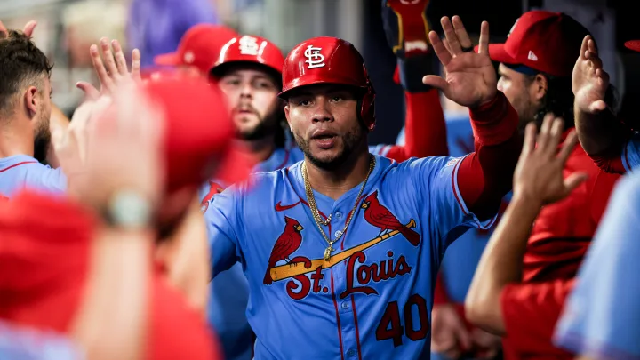 Willson Contreras cried for Venezuela during game with the St. Louis Cardinals