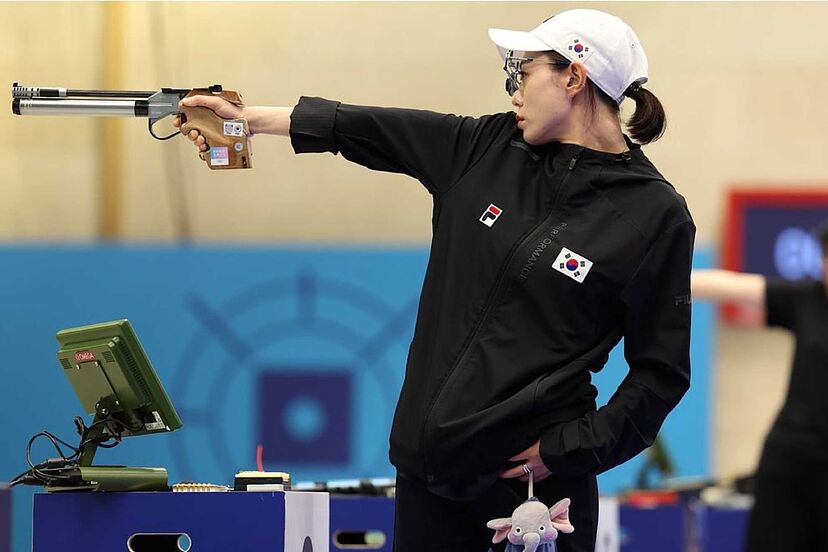 La atleta surcoreana Kim Ye-ji que causó revuelo por su excéntrico look