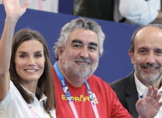 Reina Letizia está en París para apoyar a la selección de waterpolo (+FOTOS)