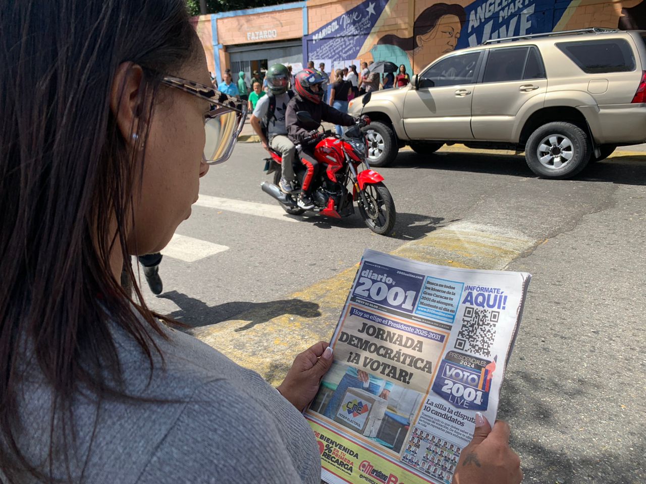 La ediciones impresas de 2001 y Meridiano están en la calle este domingo #28JUL (+FOTOS Y VIDEOS)