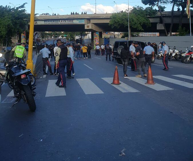 Lanzan granada fragmentaria en la avenida Francisco de Miranda de Caracas