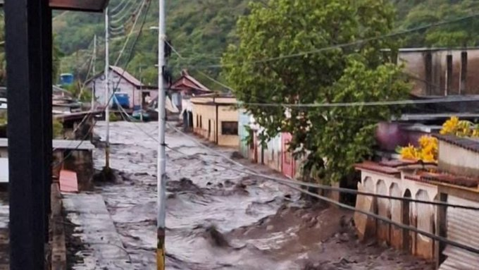 EMERGENCIA EN SUCRE: Inundaciones de gran magnitud dejan un muerto este #2Jul (+IMÁGENES)