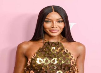 Naomi Campbell se deja ver con poca ropa a sus 54 años (+FOTO)