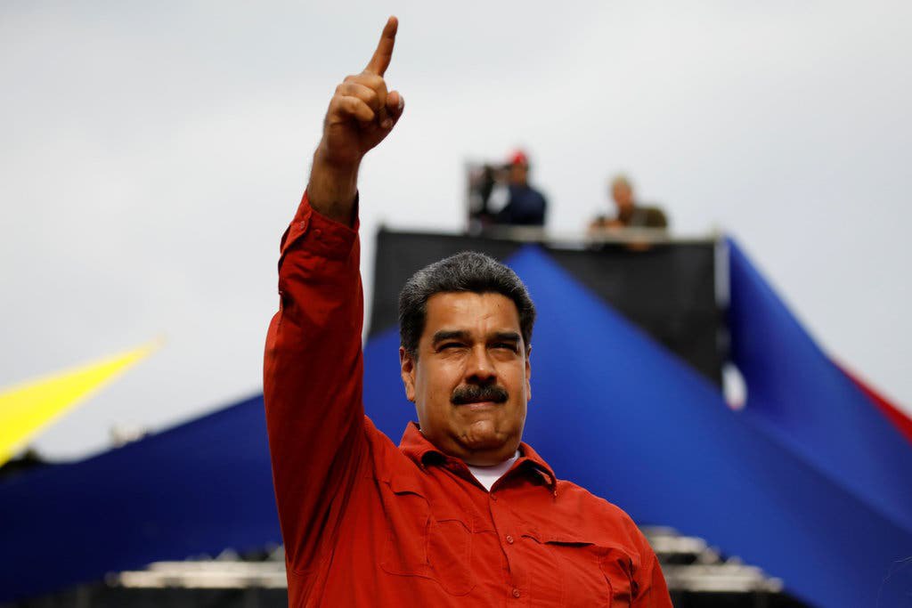 Candidato Nicolás Maduro ejerce el voto en Caracas (+Video)