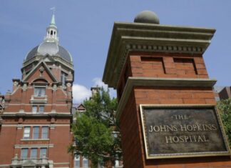 EEUU | Bloomberg dona $1.000 millones para estudiantes de medicina de Johns Hopkins
