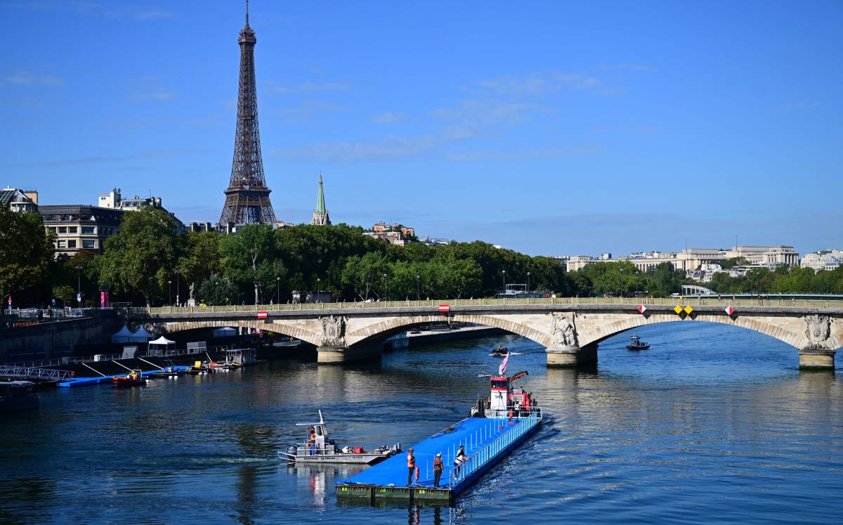 París 2024: Aplazan el triatlón olímpico por la calidad de las aguas del río Sena