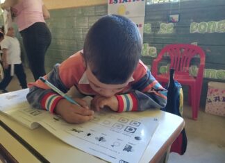 Caracas | 45 mil niños venezolanos aprenderán a leer con un programa vanguardista de la Unimet