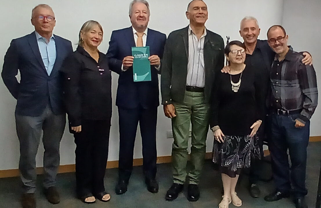 Raúl García recibió el I Premio Franco-Venezolano de Poesía