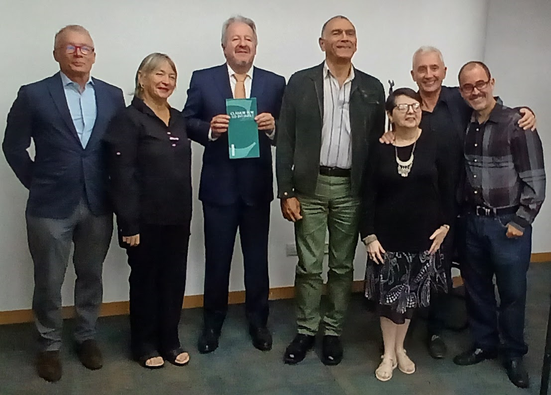 Raúl García recibió el I Premio Franco-Venezolano de Poesía