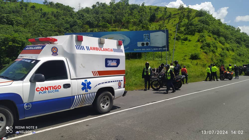 Reportan volcamiento de patrulla policial en la ARC este #13Jul