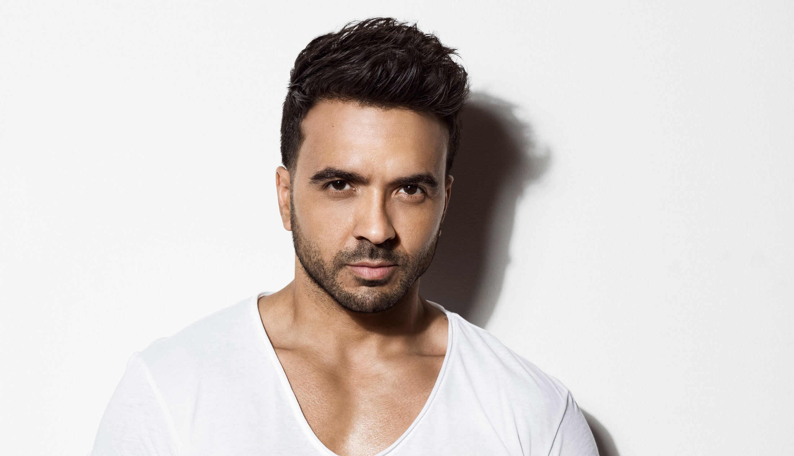 Luis Fonsi le dedica una canción a Venezuela (+Video)