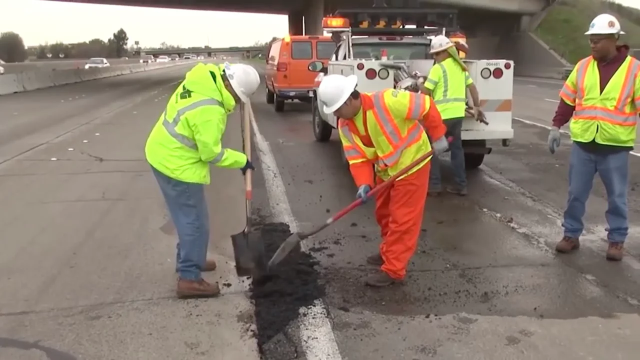 California | Caltrans abre vacantes por salarios de hasta $4.723 mensuales (+Requisitos)