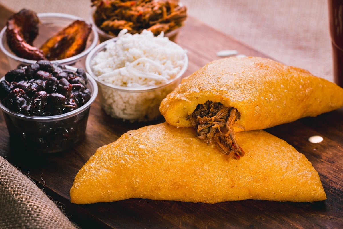 Empanada venezolana vs empanada colombiana: ¿Cuál es la diferencia?