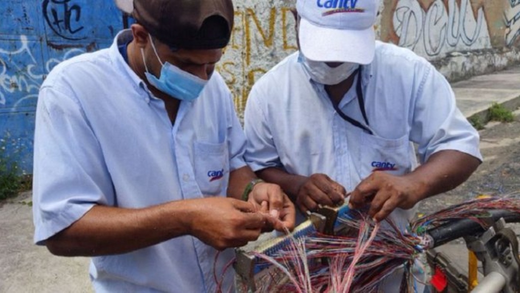 Cantv launched an operation to install fiber in sectors of Caracas