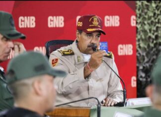 Maduro denuncia que la “derecha fascista de los apellidos” tiene un plan contra la FANB