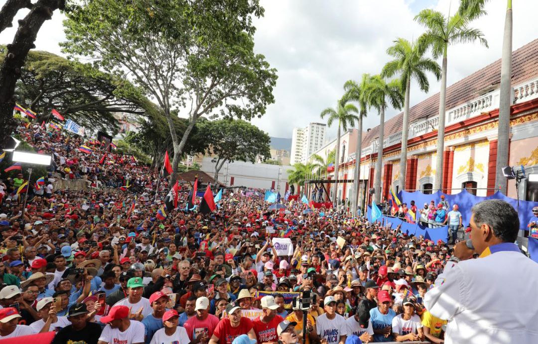 Maduro anuncia que 2.000 personas están detenidas por las “guarimbas”