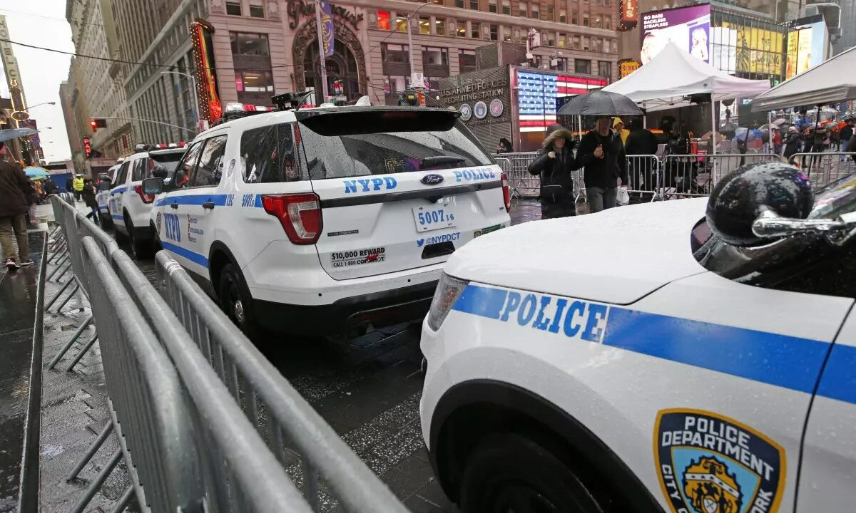 Nueva York | Hallan cadáveres descompuestos de una madre y su hijo