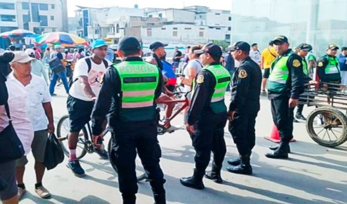 Venezolanos denuncian robo de sus pertenencias tras ser detenidos en Perú