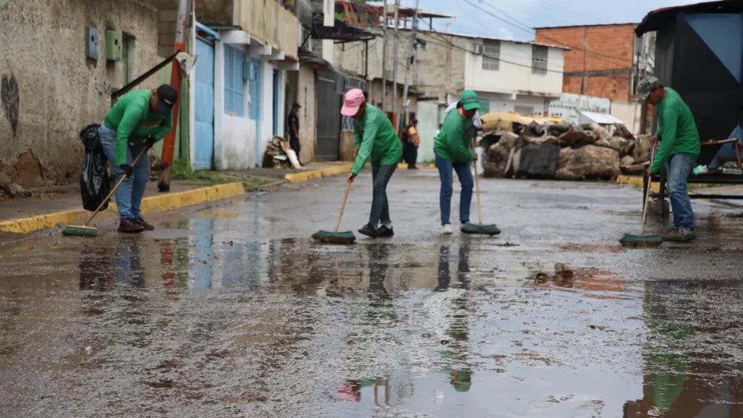 Lluvias provocaron inundaciones en tres municipios del estado Aragua (+Video)