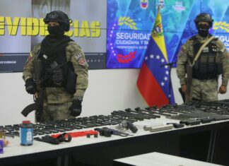 Detienen a dos sujetos que fabricaban armas de guerra en Quinta Crespo