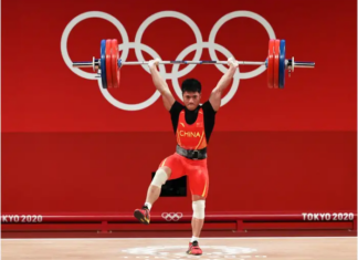 Primer oro en Levantamiento de pesas se lo lleva el chino Fabin Li en 61 kg